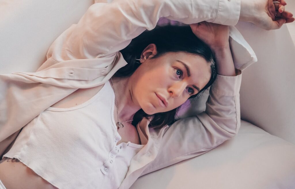 Photo stress, hormonal health, women